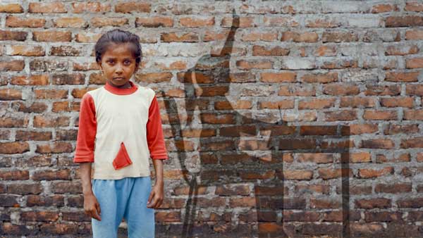 Maya aus Nepal kann nicht zur Schule gehen, weil sie Lepra hat
