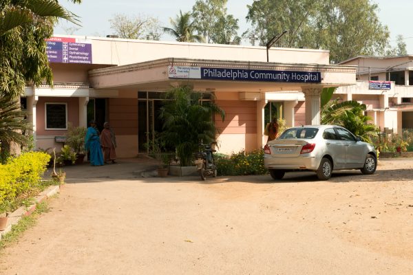 Eingang des Spitalgebäudes