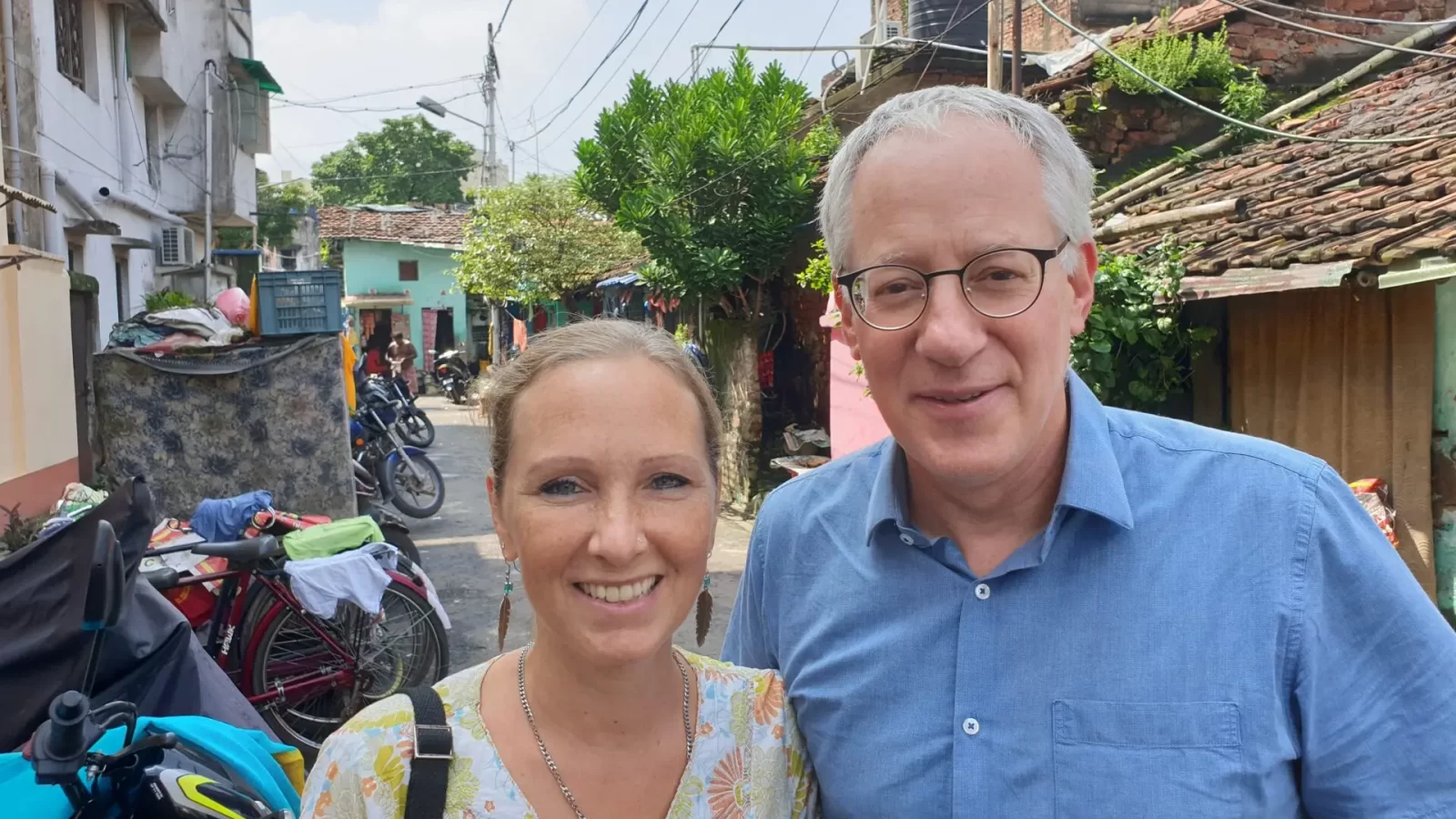 33 Freudigers zw ConneXions und Slums