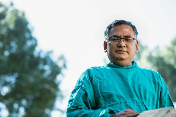Dr. Indra Napit nach der Behandlung